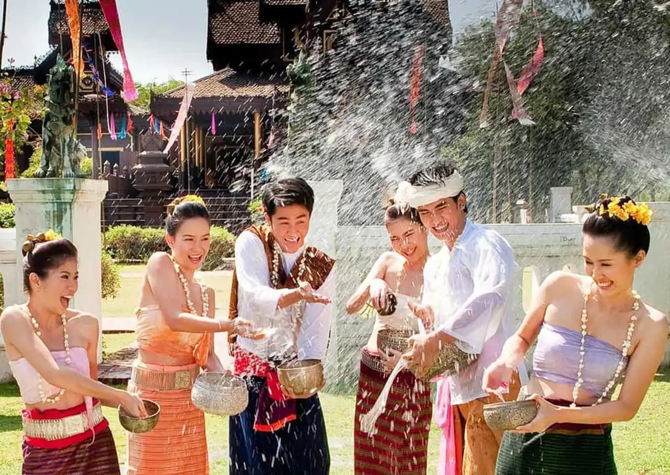 Lễ hội té nước Songkran Thái Lan